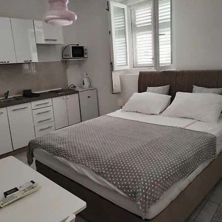 Apartment Studio Ana & Mia *