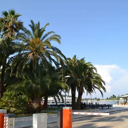 Ana & Mia Appartement *