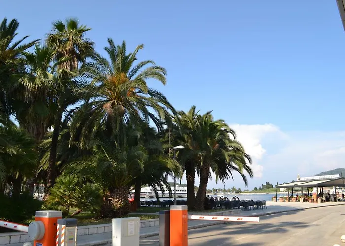 Ana & Mia Appartement *