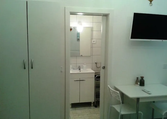 Ana & Mia Appartement *